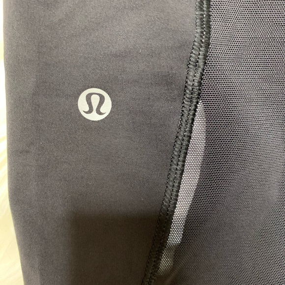 Lululemon outrun crop sz 6 black - Picture 4 of 8